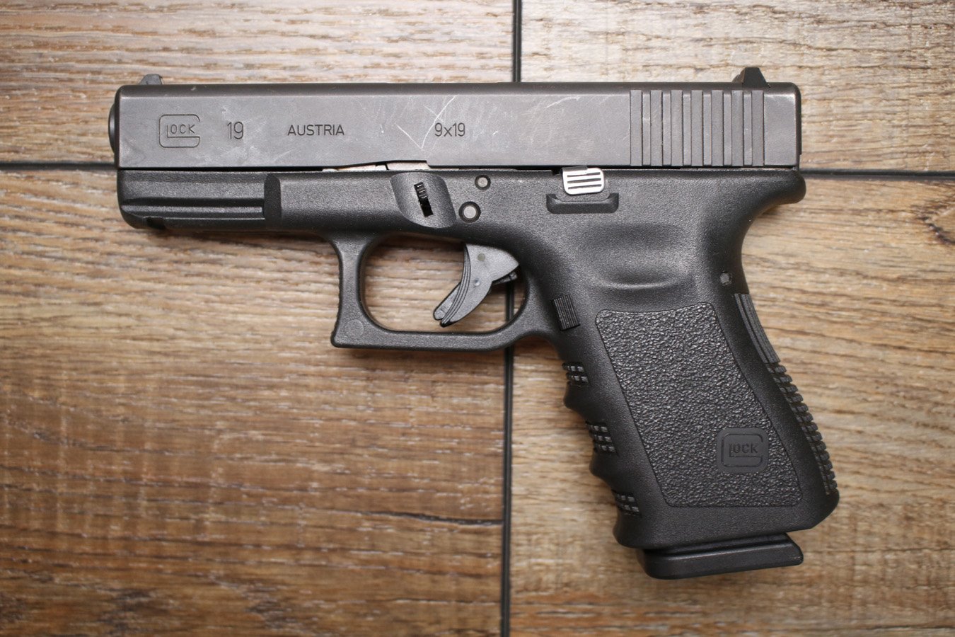 GLOCK 19 Gen3 9mm Police Trade-in Pistol